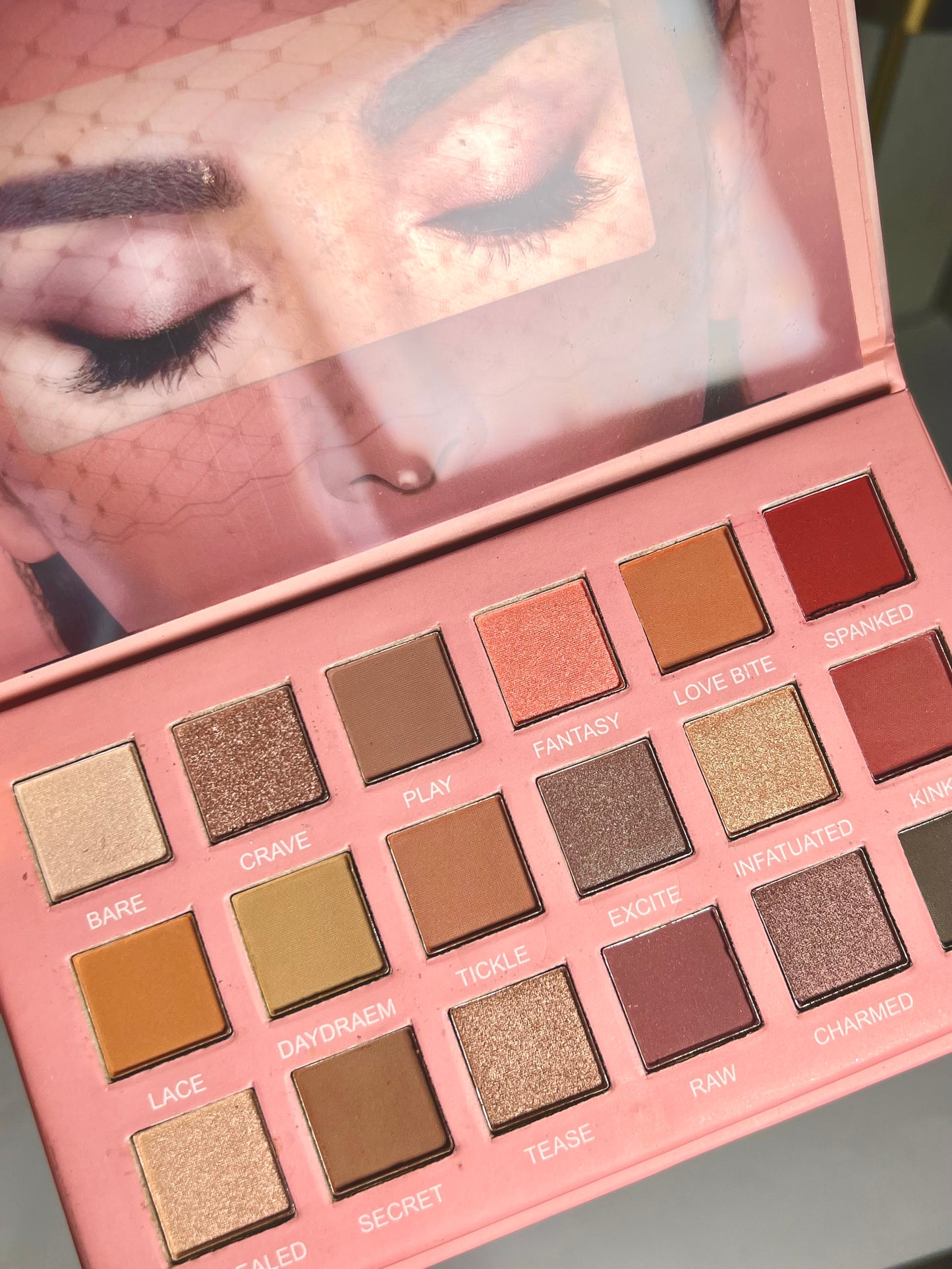 Nude eyeshadow palette