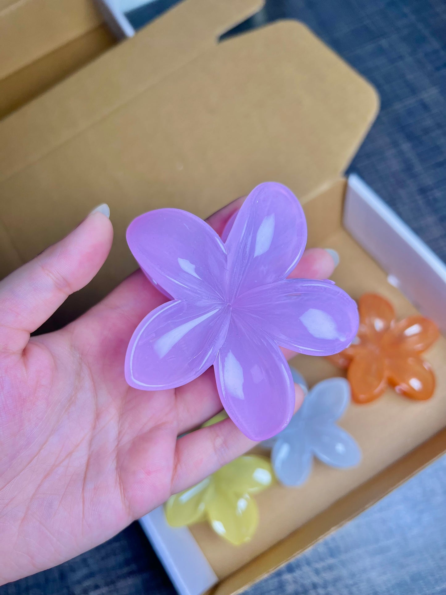 Pastel flower claw clip