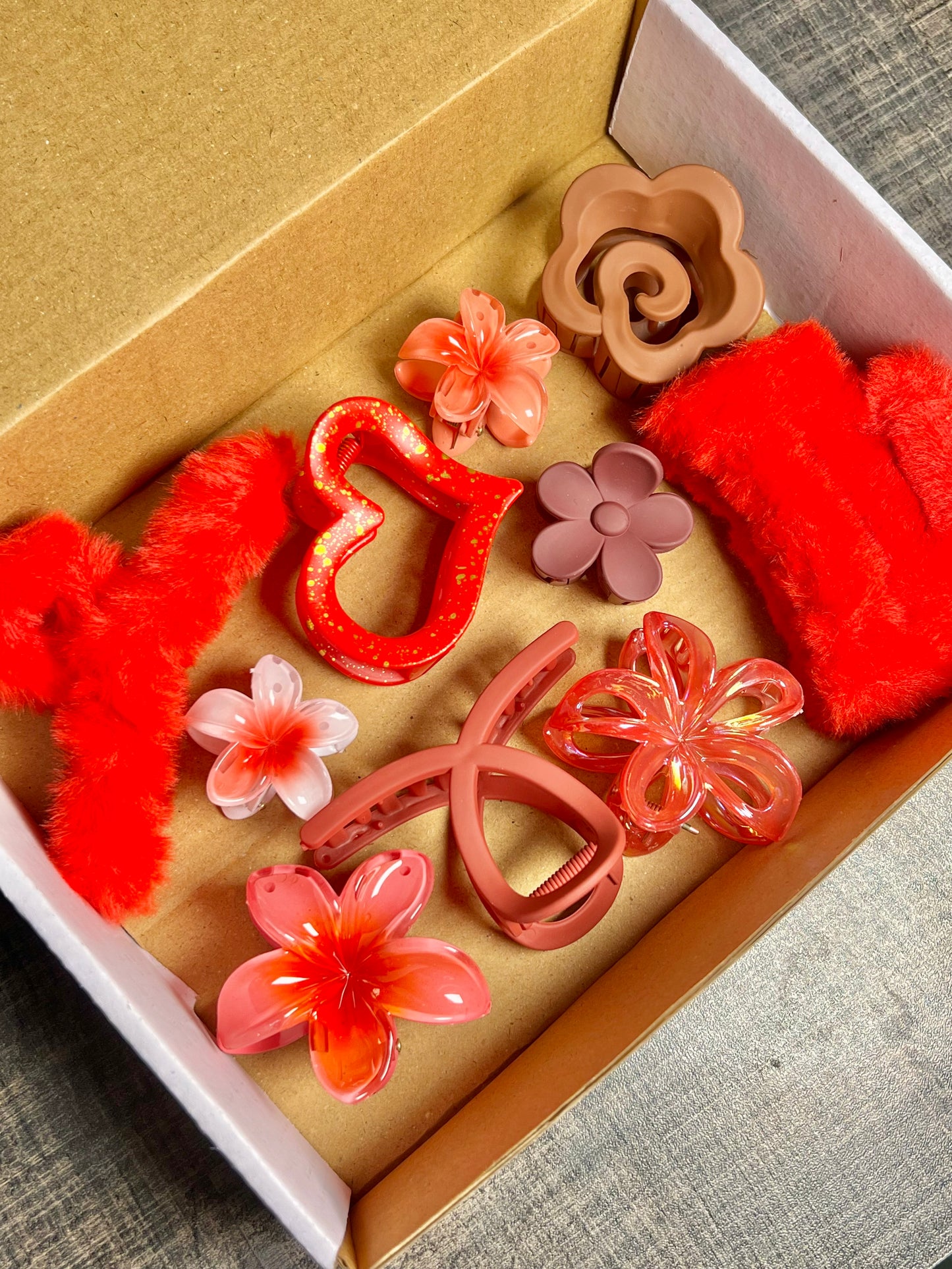 Red claw clip bundle