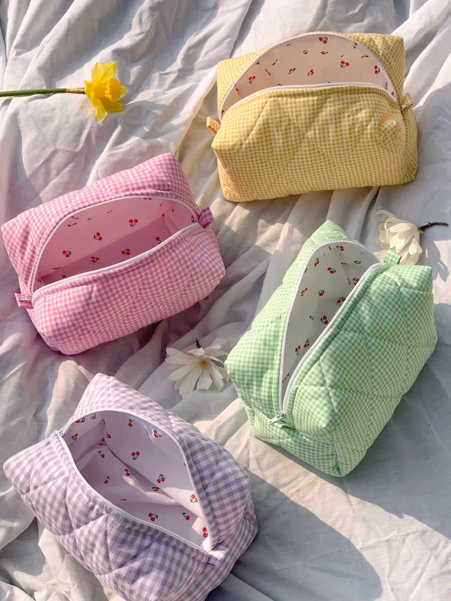 MAKEUP POUCH