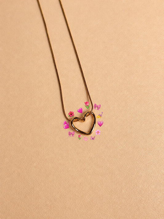 Aesthetic trending stainless steel heart golden pendant
