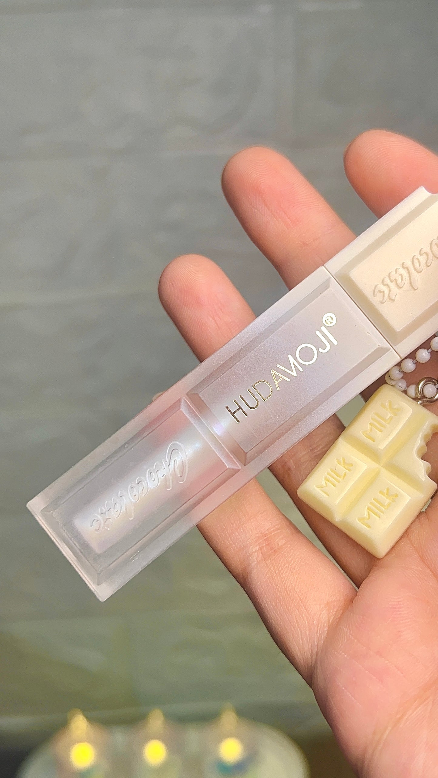 White Chocolate gloss with charm (2 shades)