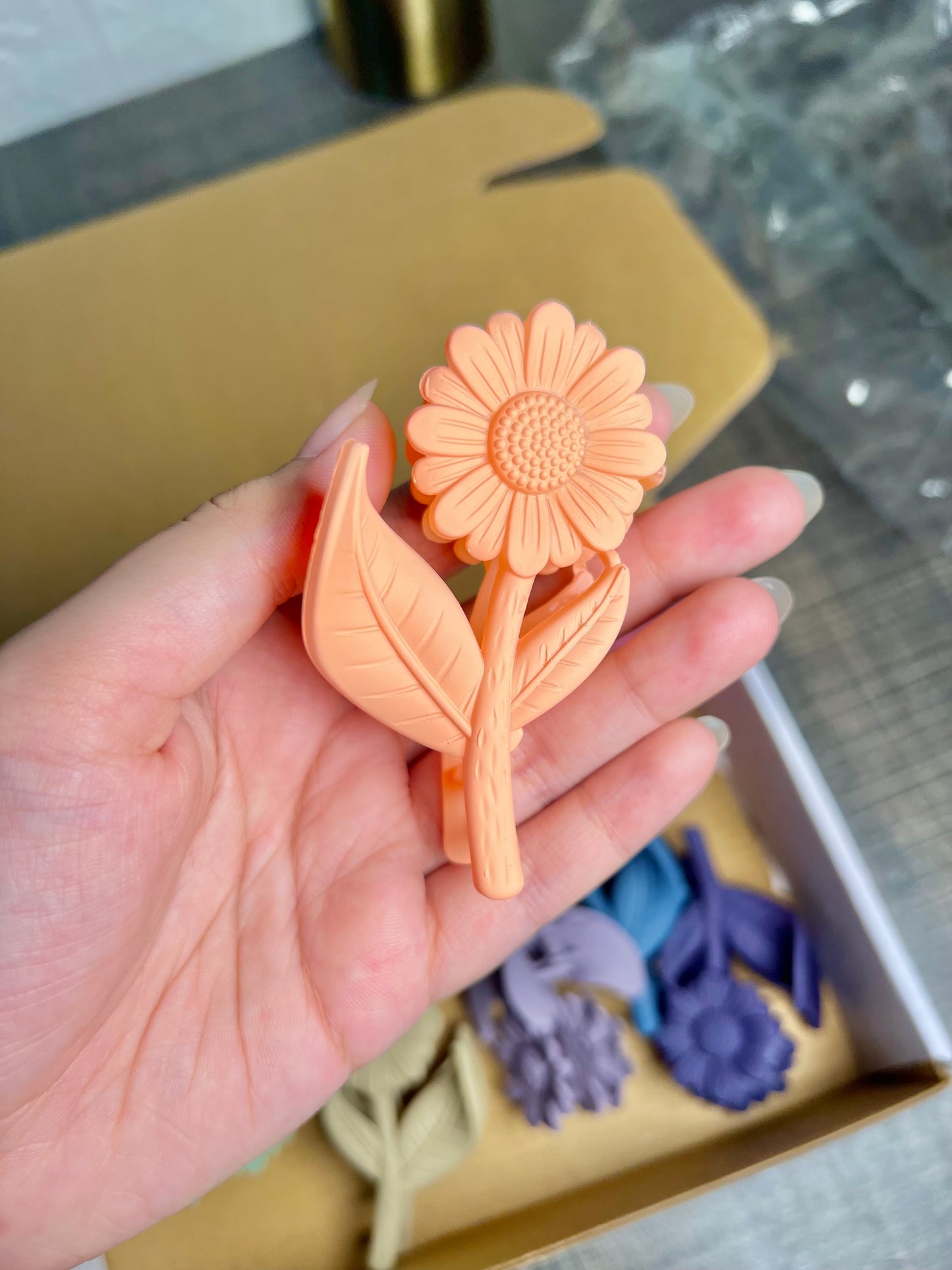 Flower claw clip