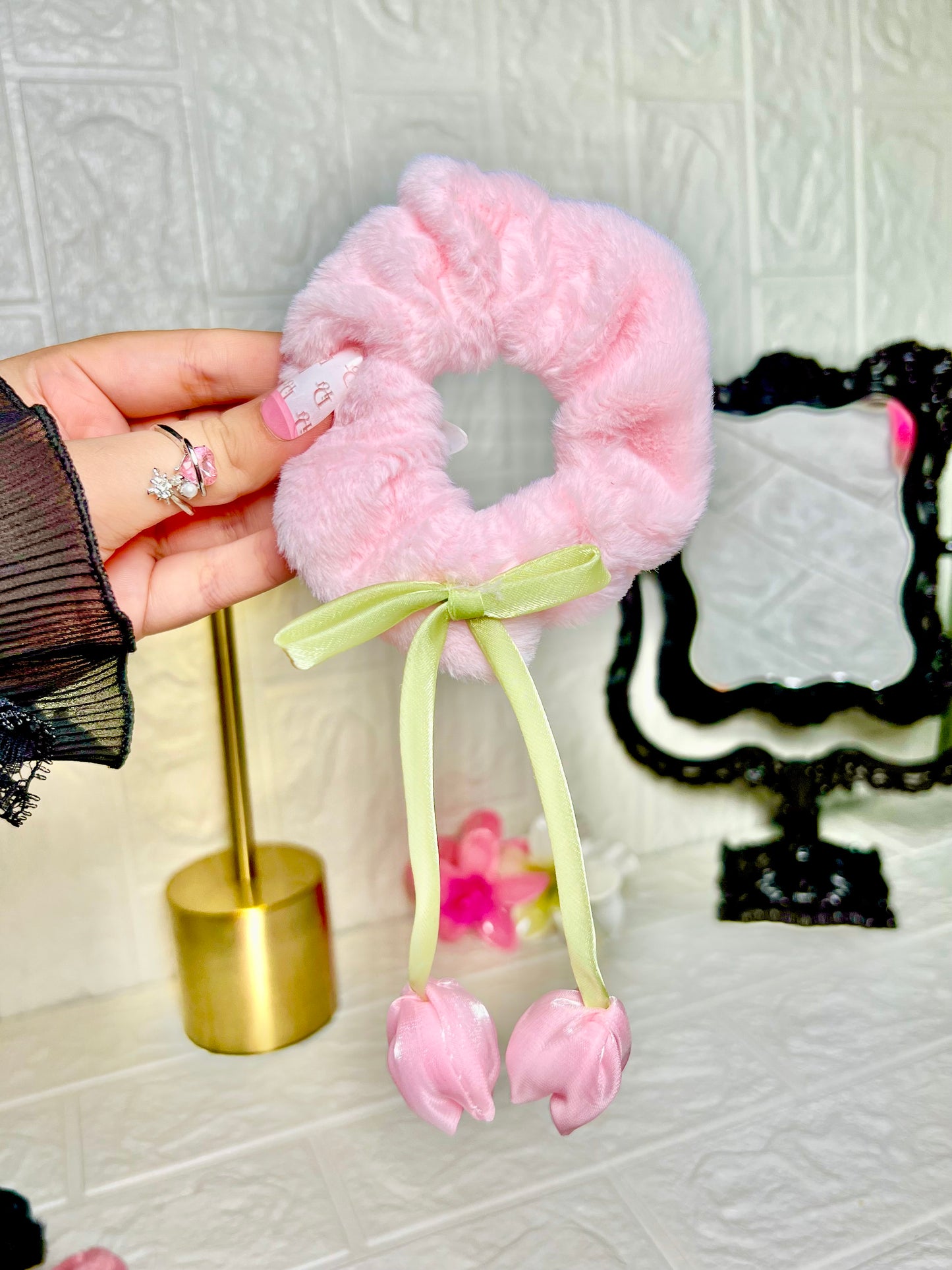 Tulip scrunchie