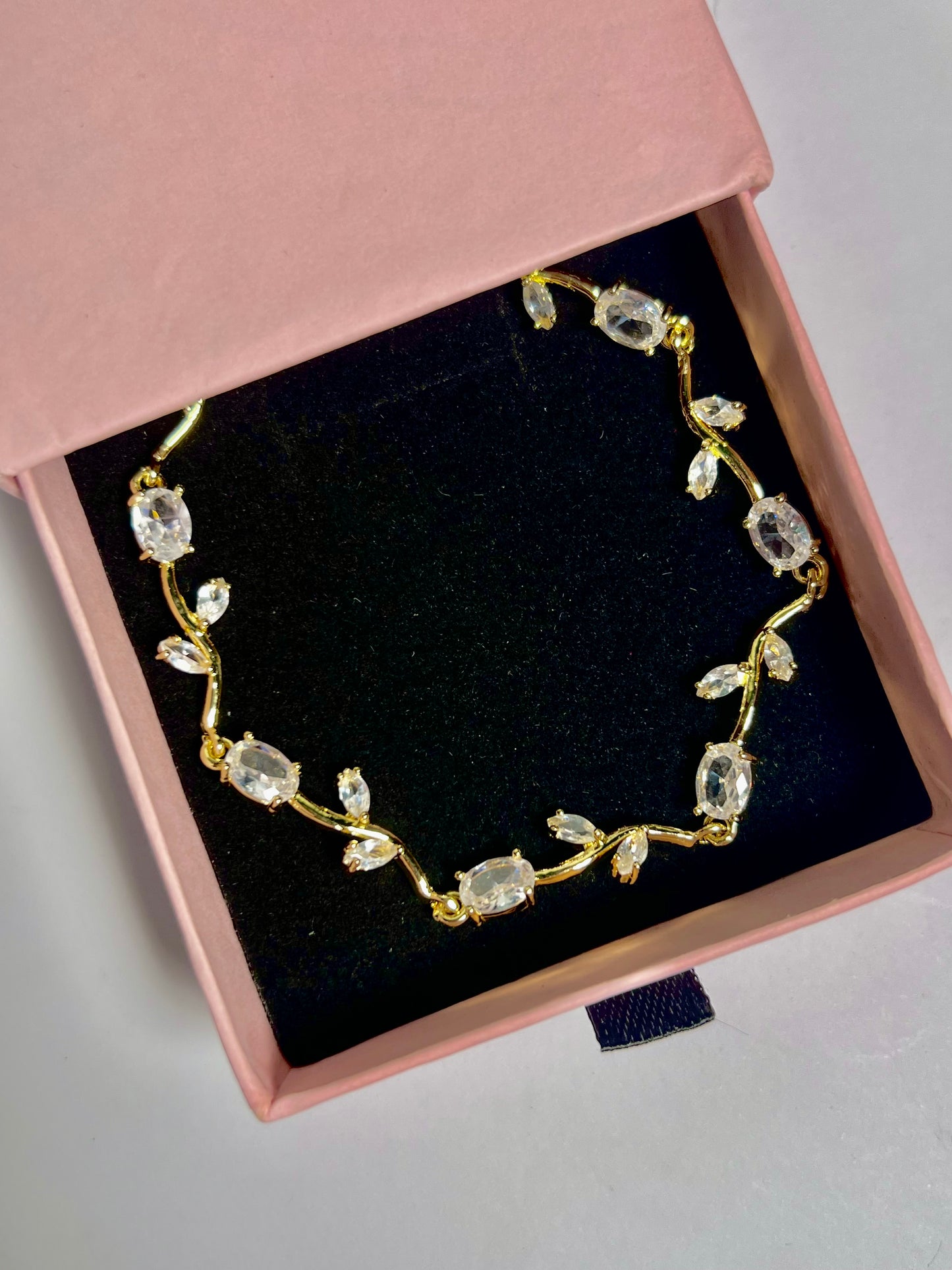 White tulip bracelet