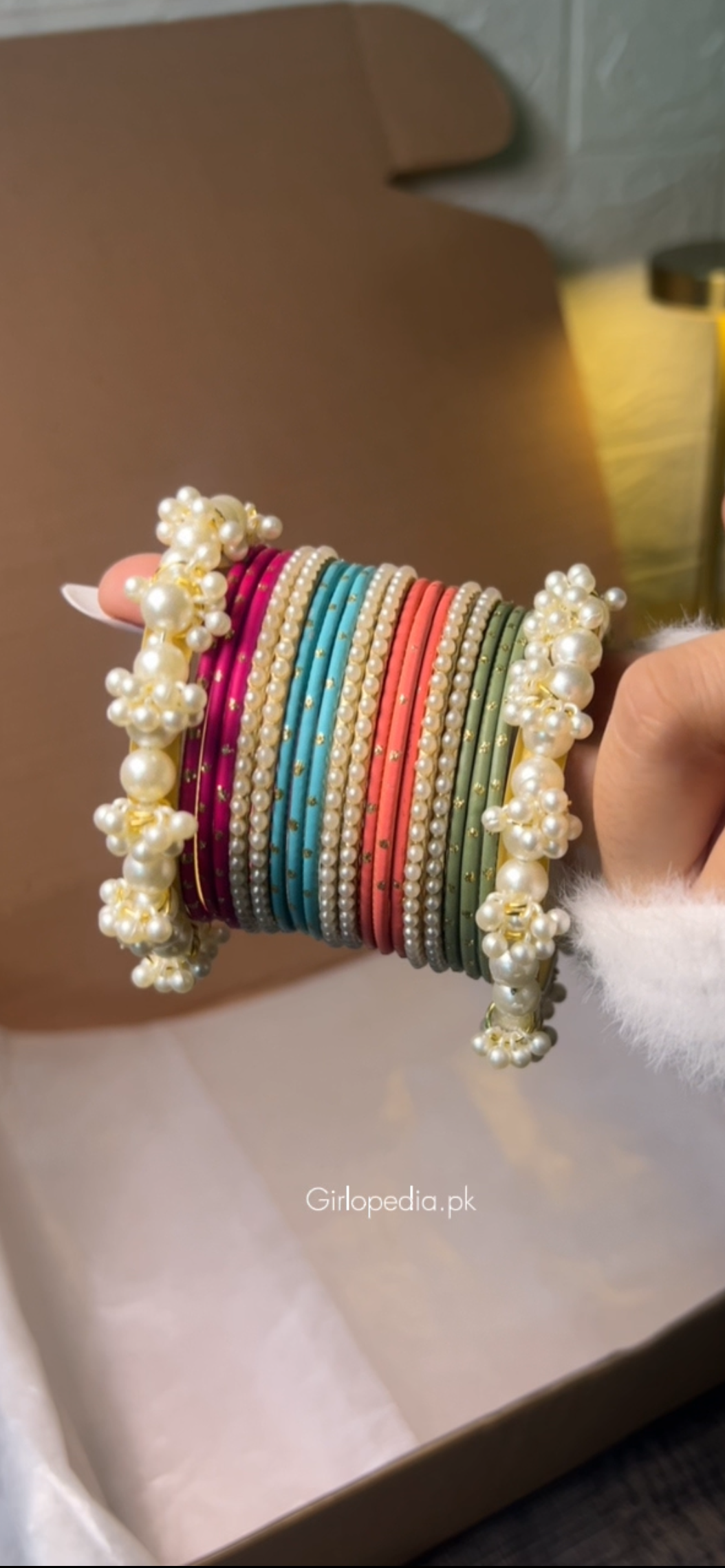 Multicolor metal bangles set