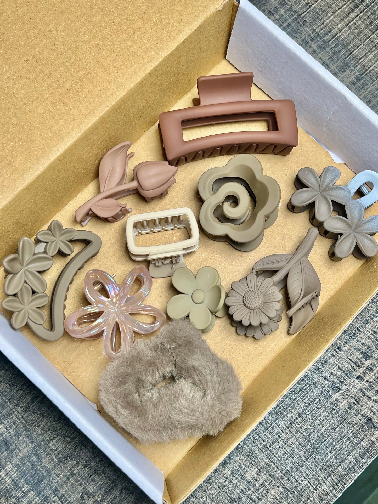 Beige brown claw clip bundle