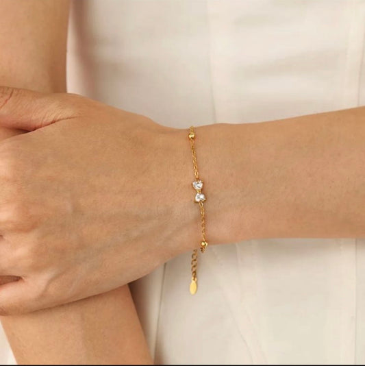 Minimal bow bracelet stainless steel