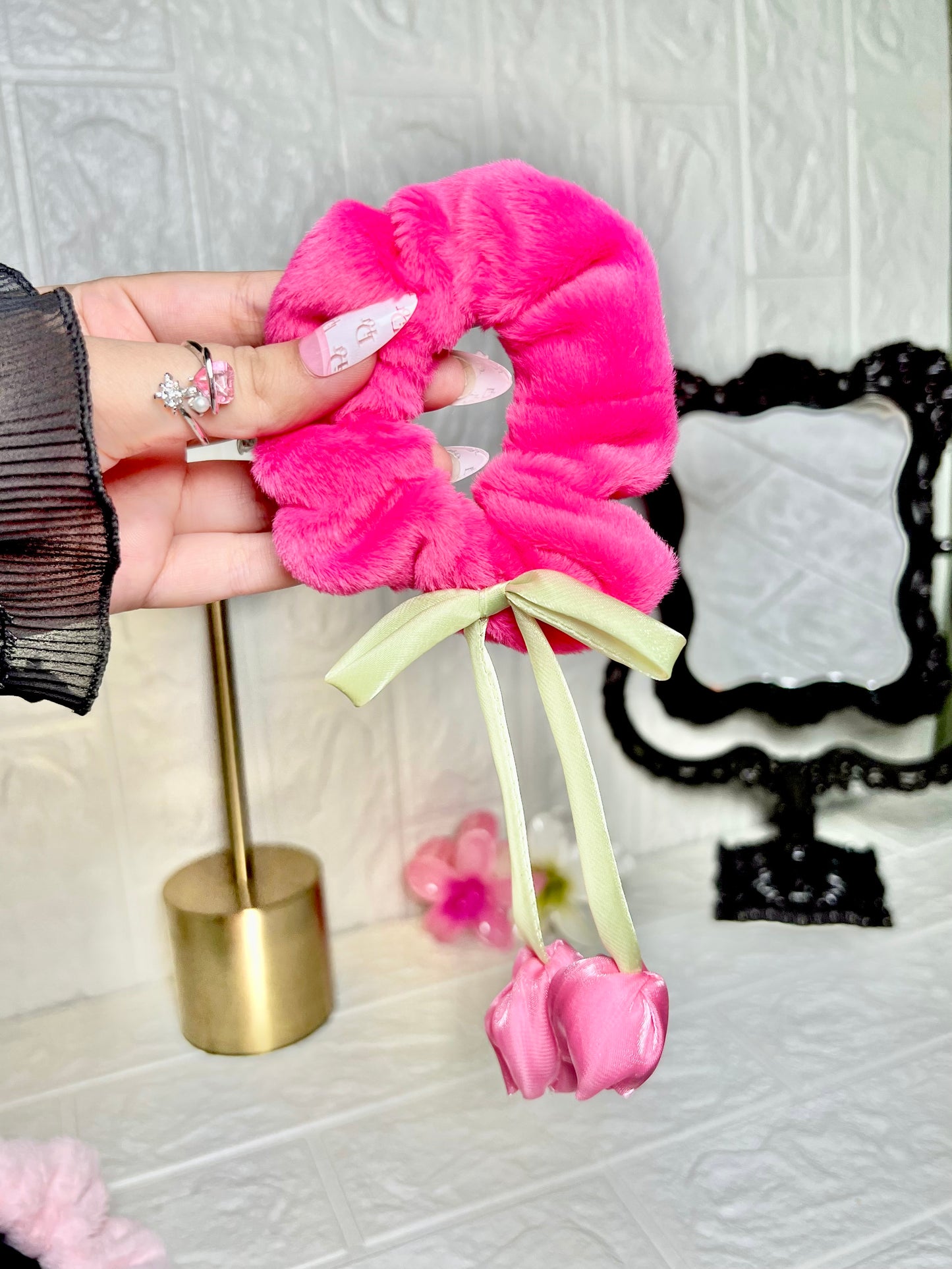 Tulip scrunchie