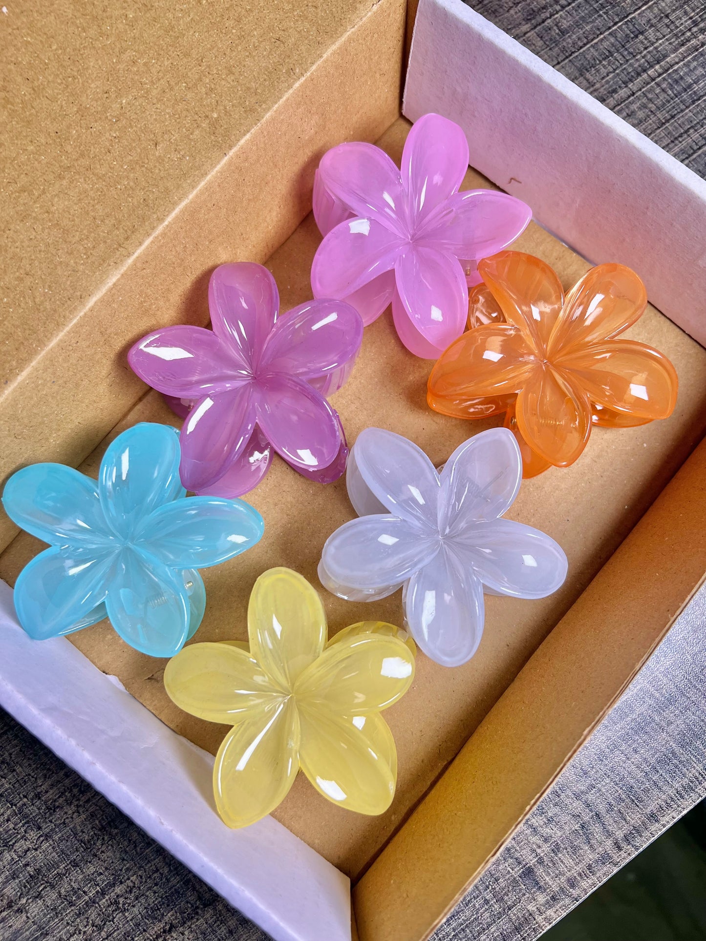 Pastel flower claw clip