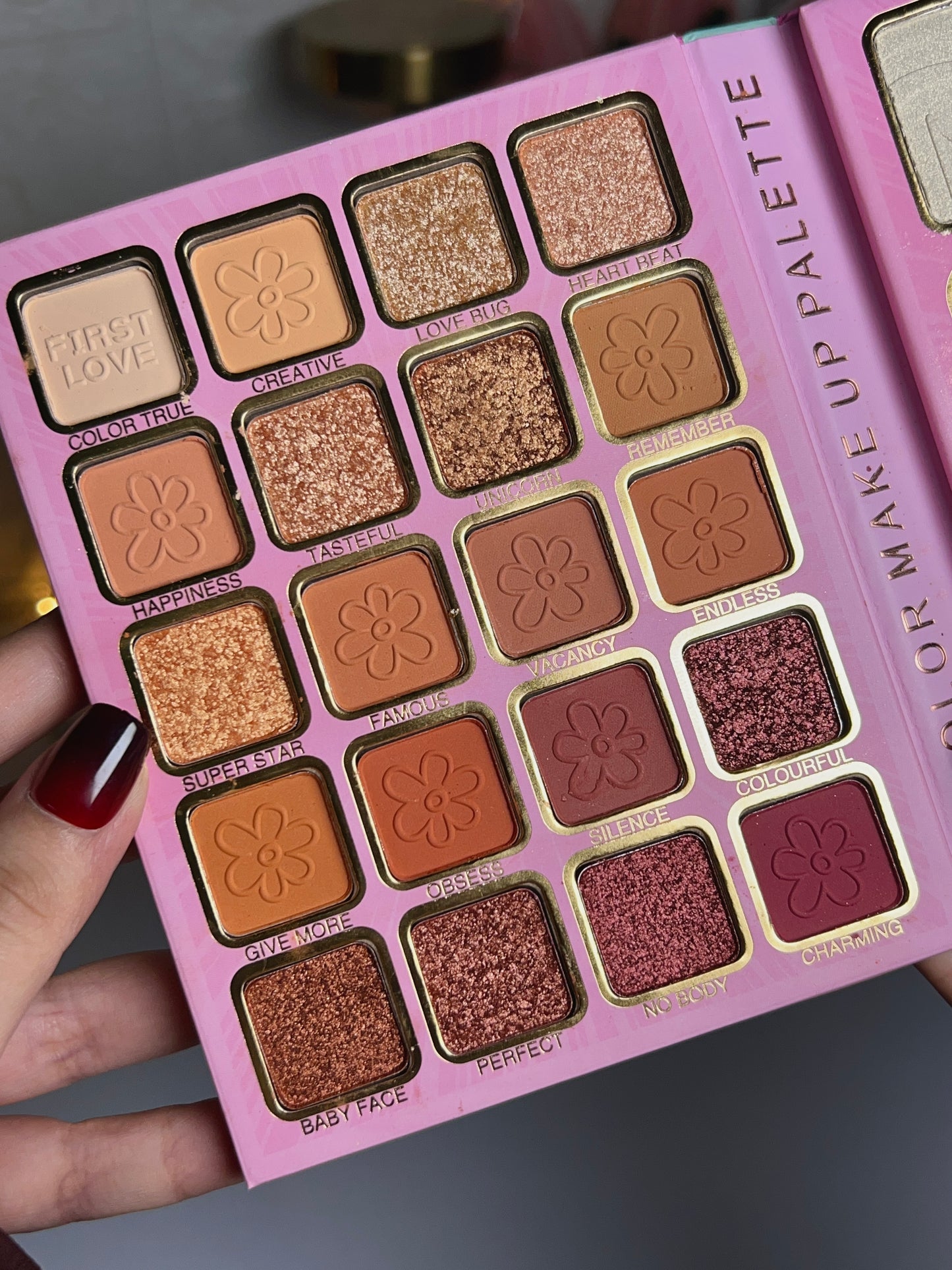 4 in 1 portable makeup palette