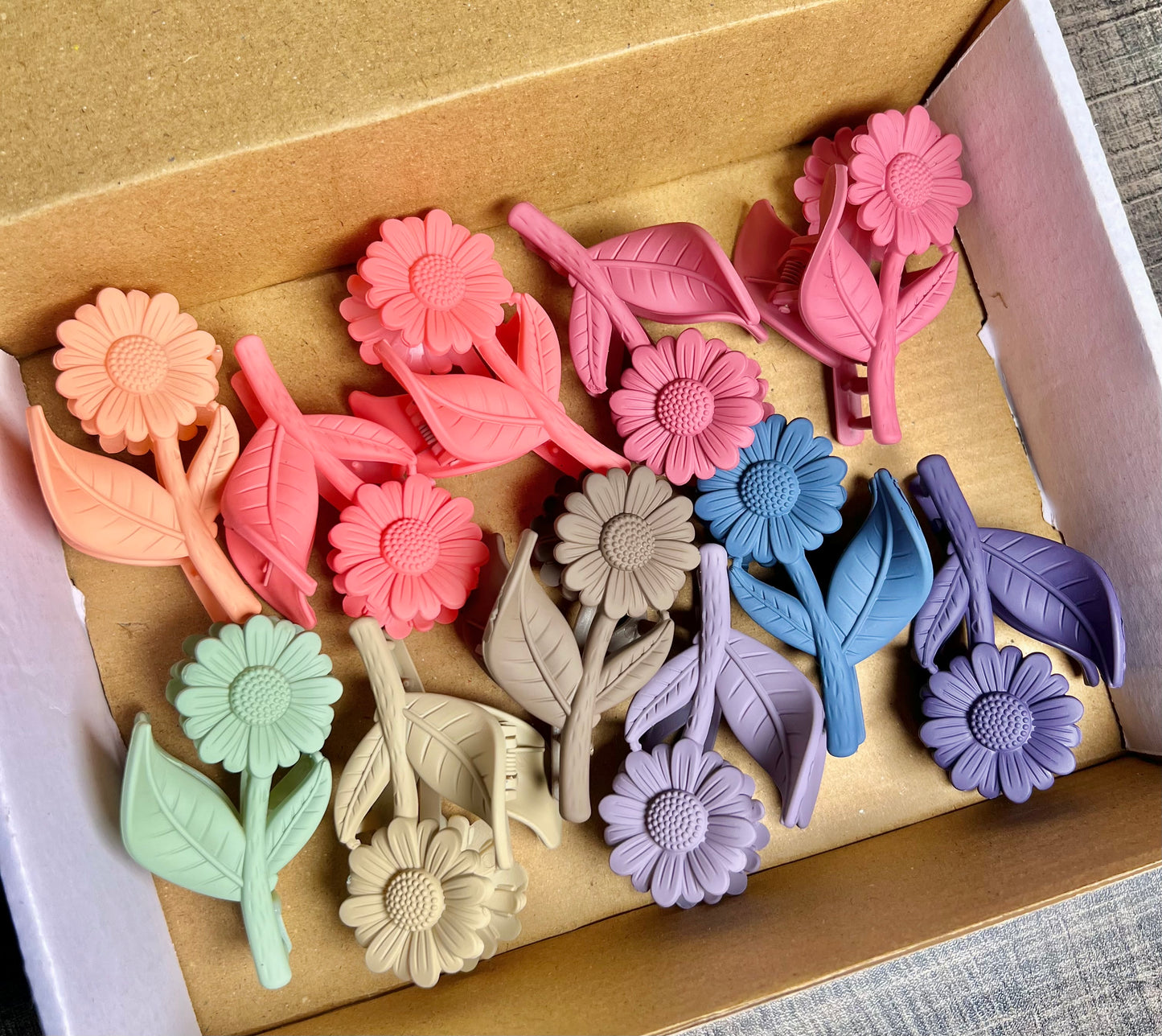 Flower claw clip