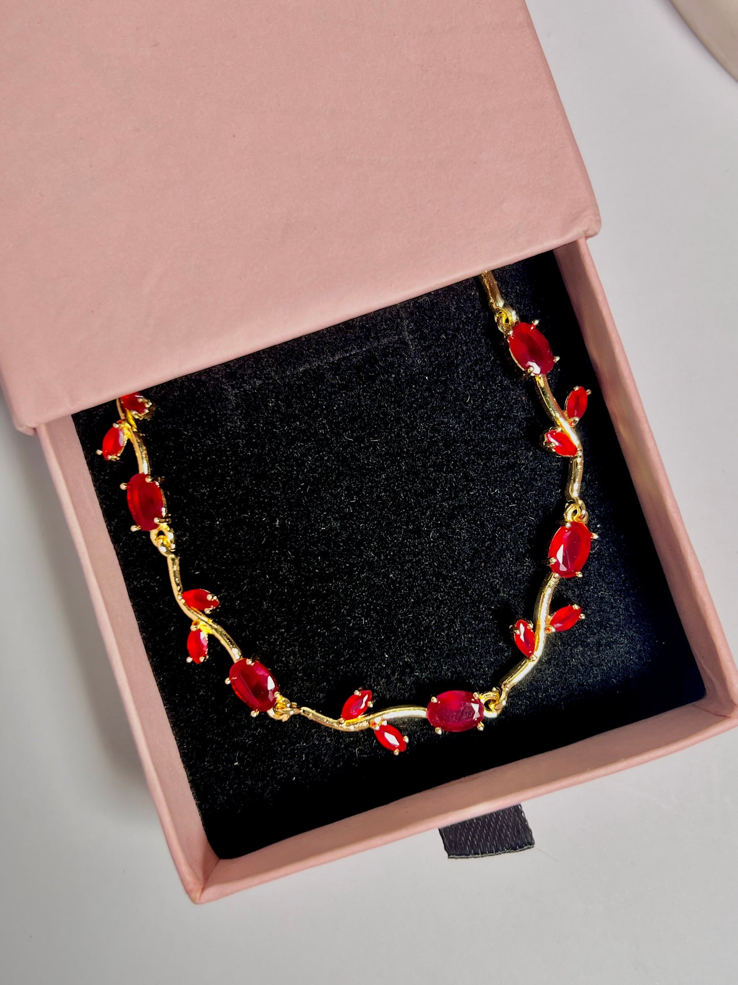 Red tulip bracelet