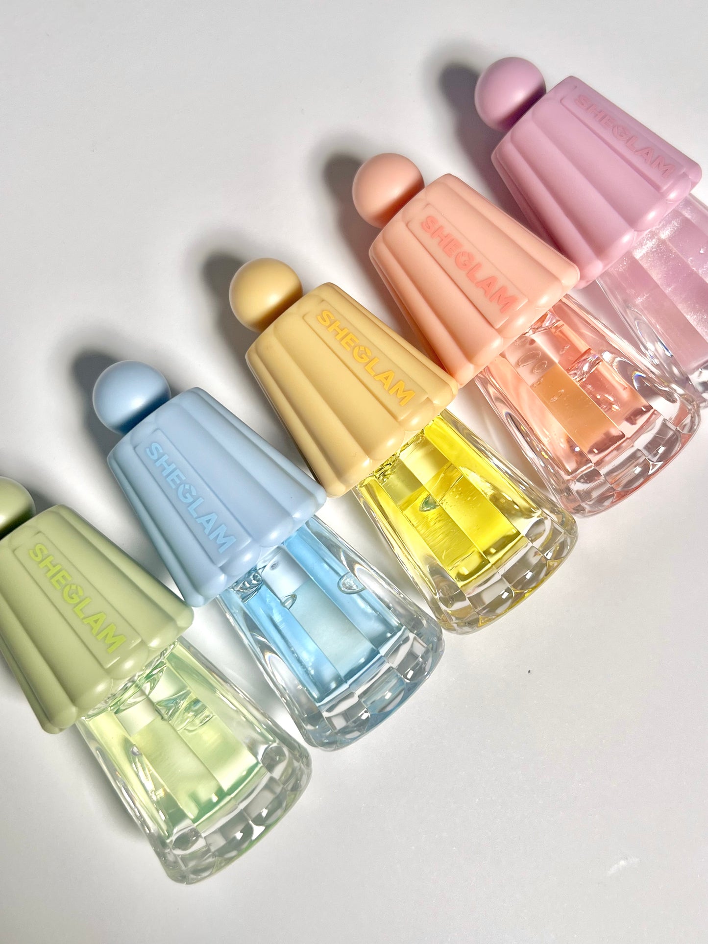 High quality sheglam transparent lipoil (random color)