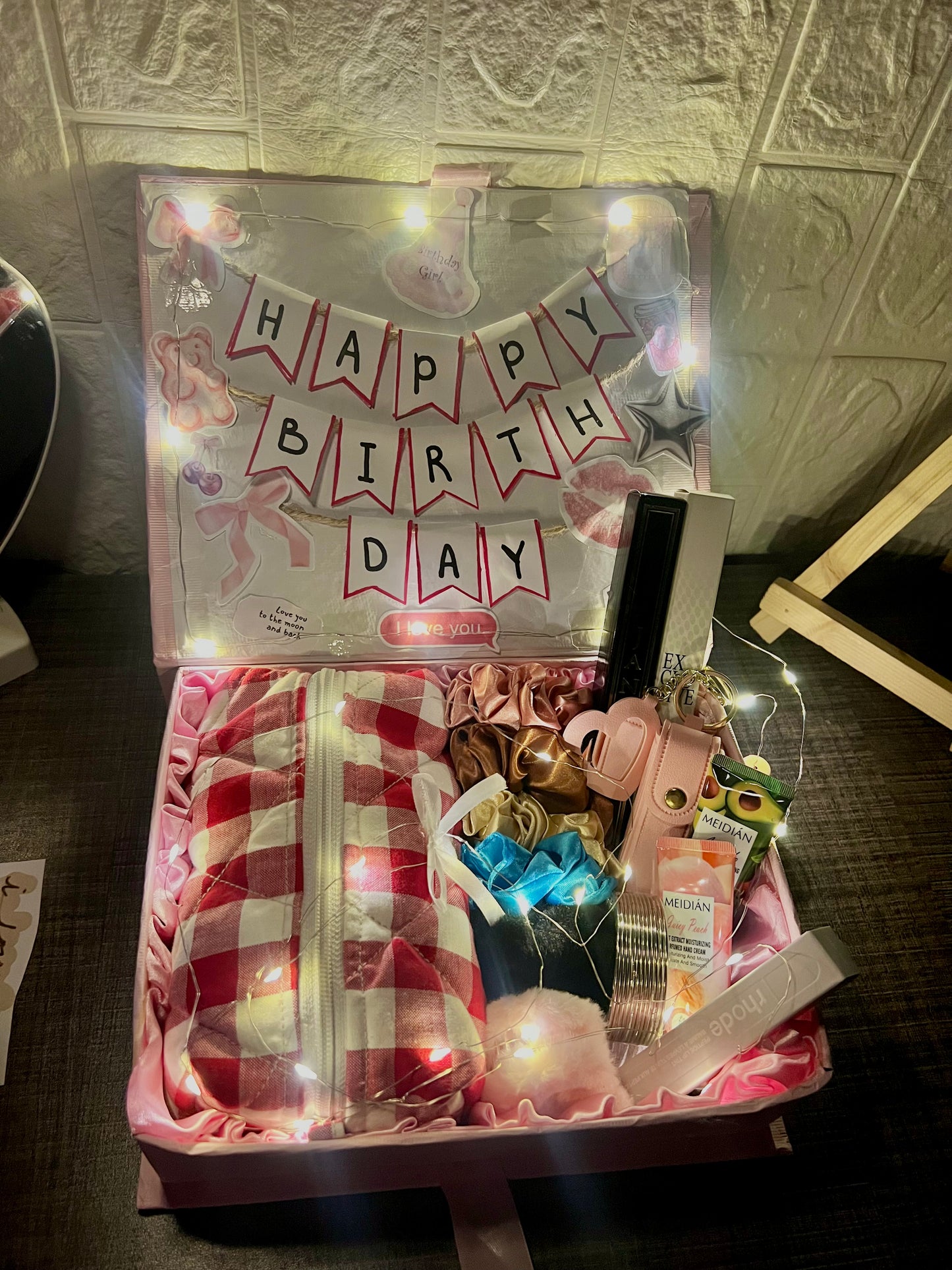 Happy birthday gift box