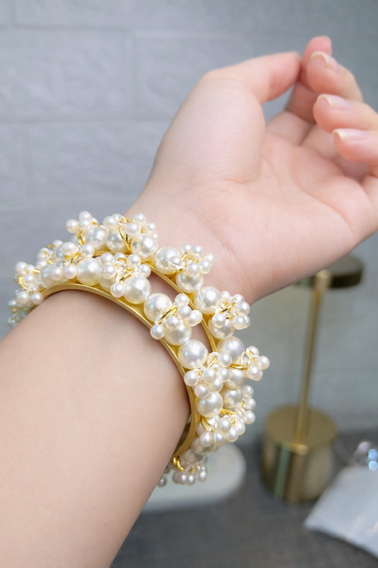 Pearls gajra karay (1 pair)