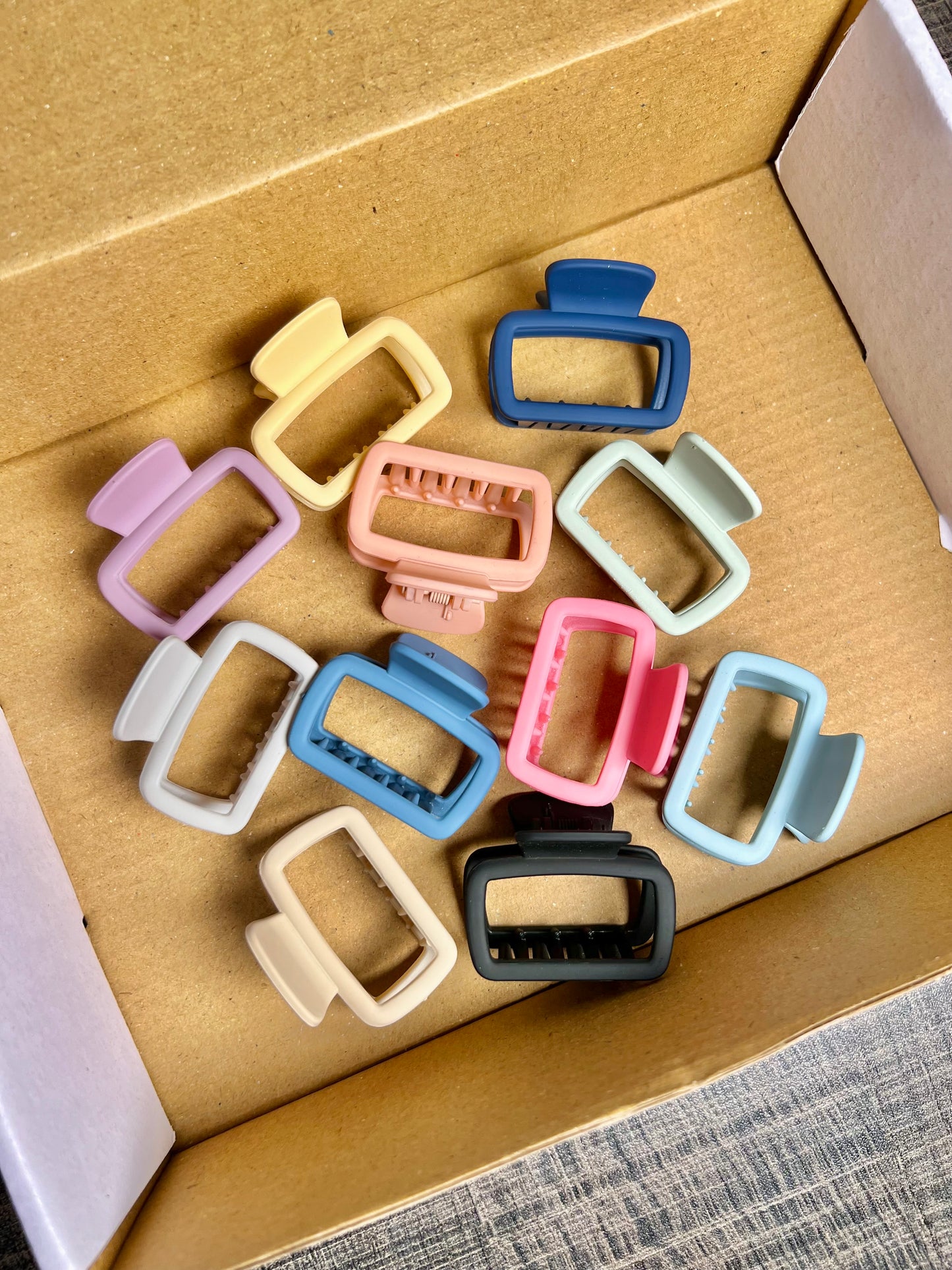 Mini matte claw clip