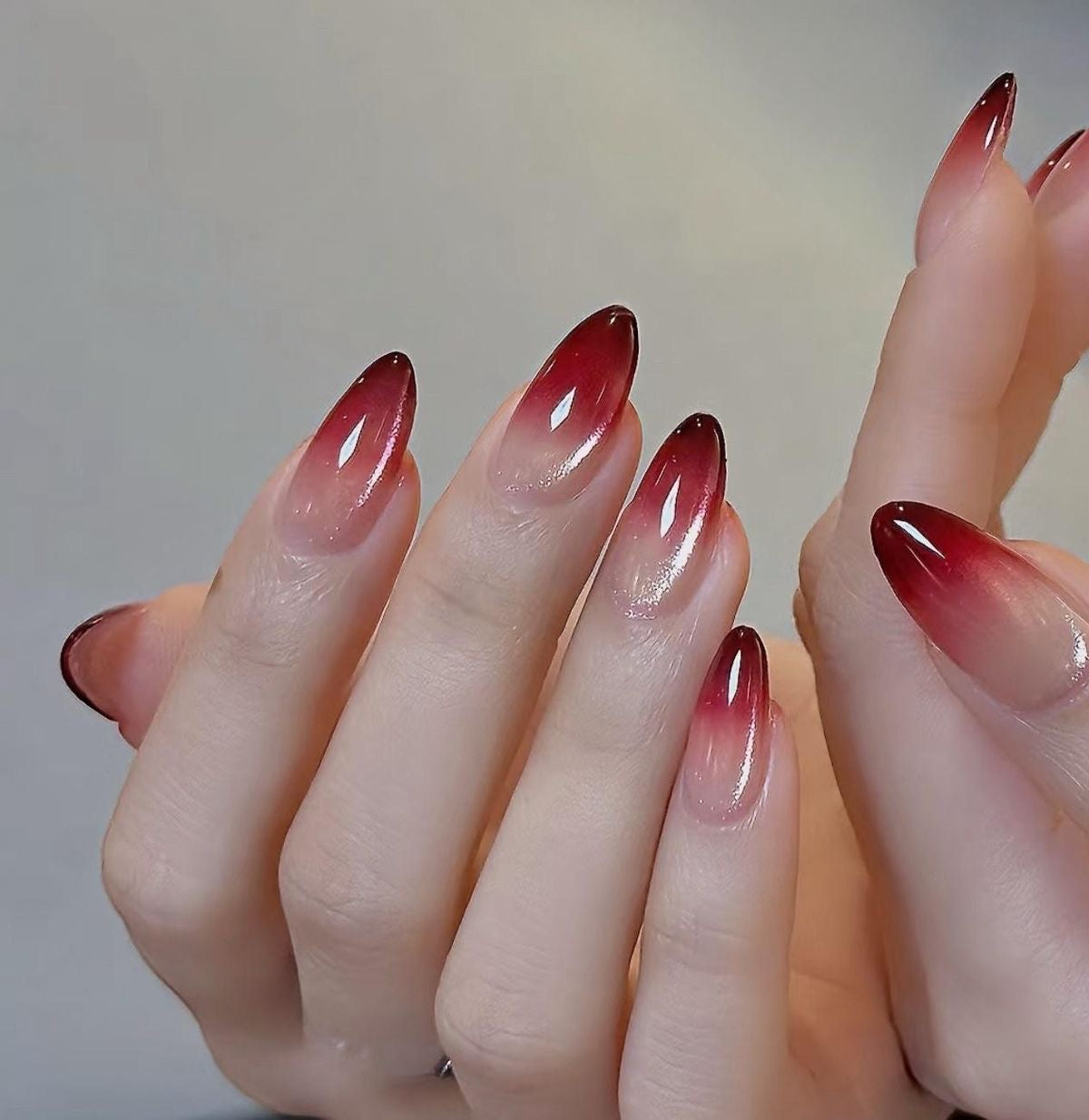 24pcs red ombre cat eye nails set Reusable Fake Nails with Free Nail Tabs Stickers | Glossy Artificial Full Cover Nail Set for Women & Girls