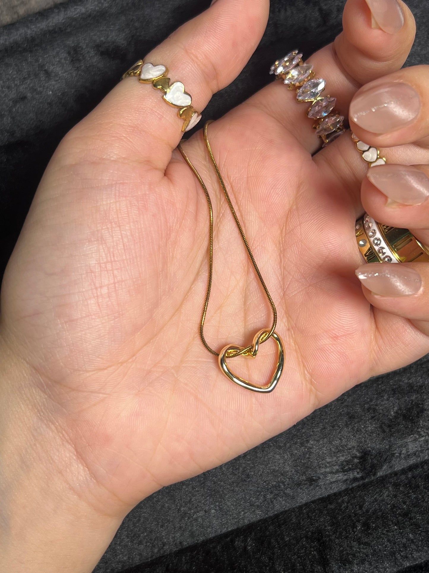 Aesthetic trending stainless steel heart golden pendant