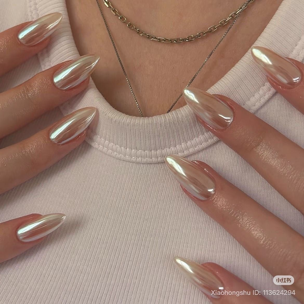 15pcs nude chrome short almond nail set Reusable Fake Nails with Free Nail Tabs Stickers | Glossy Artificial Full Cover Nail Set for Women & Girls