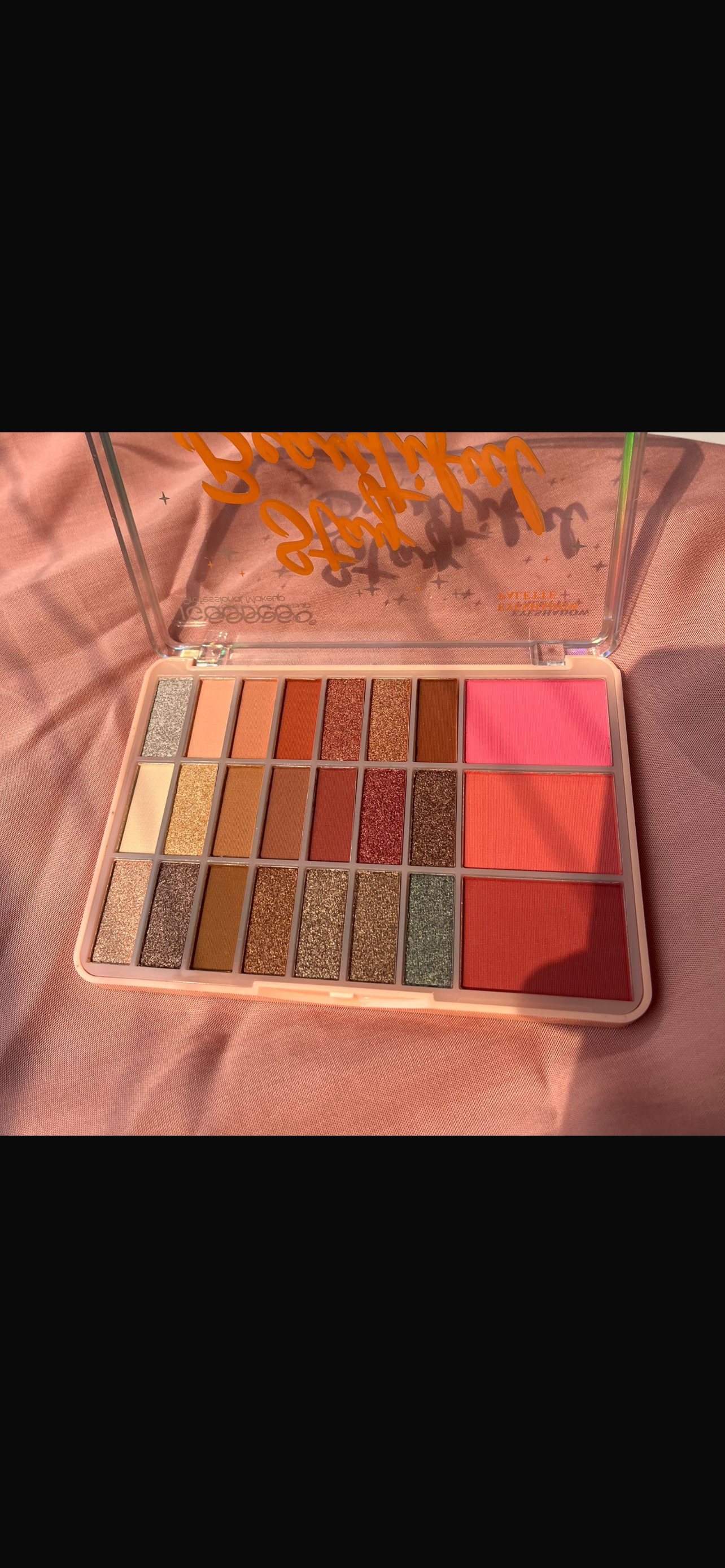 Eyeshadow+blush palette
