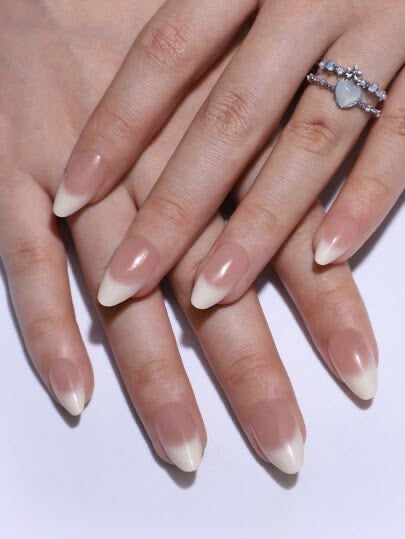 24pcs Hyper realistic nail set