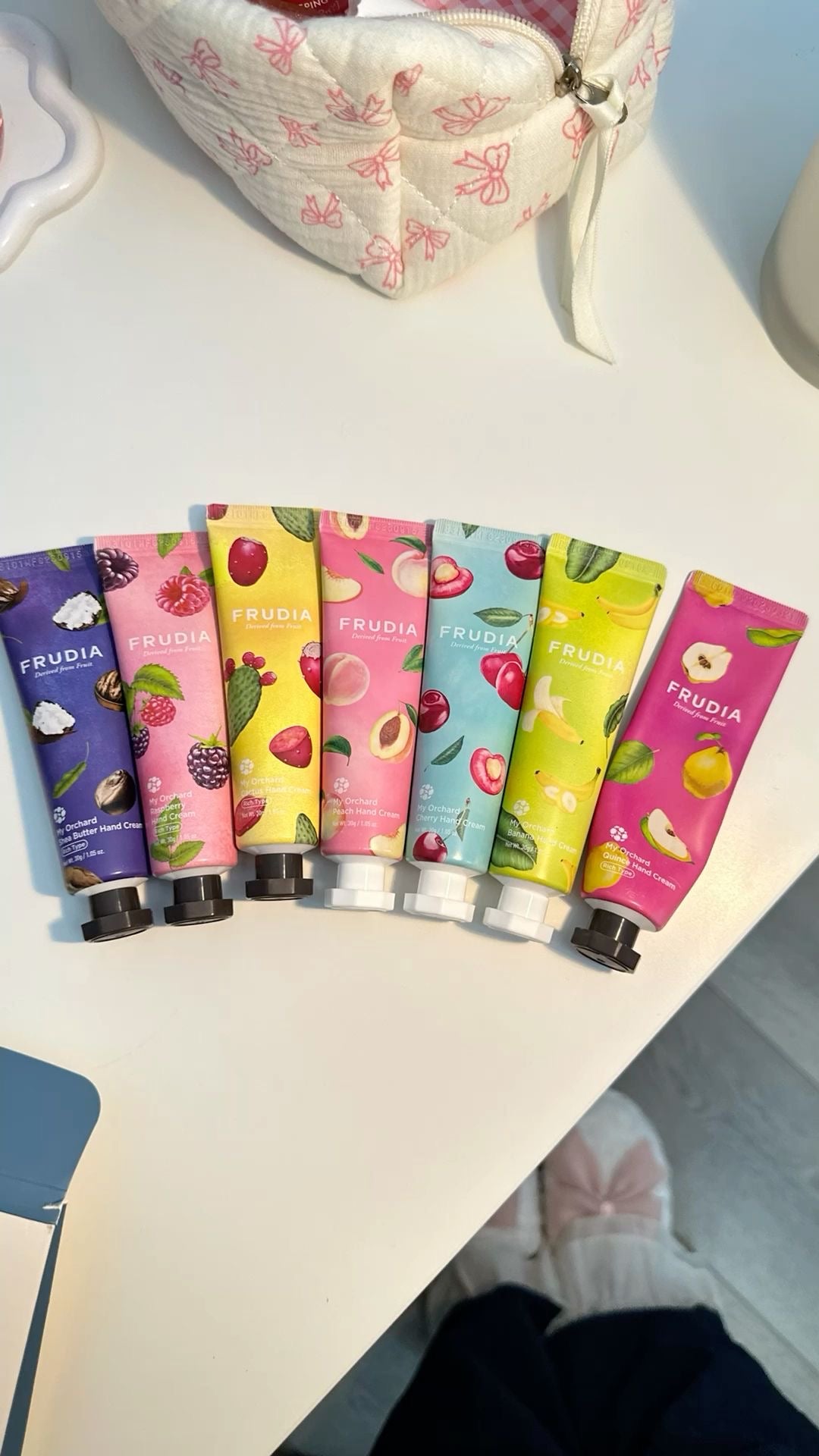 Handcream 1 tube (random color)