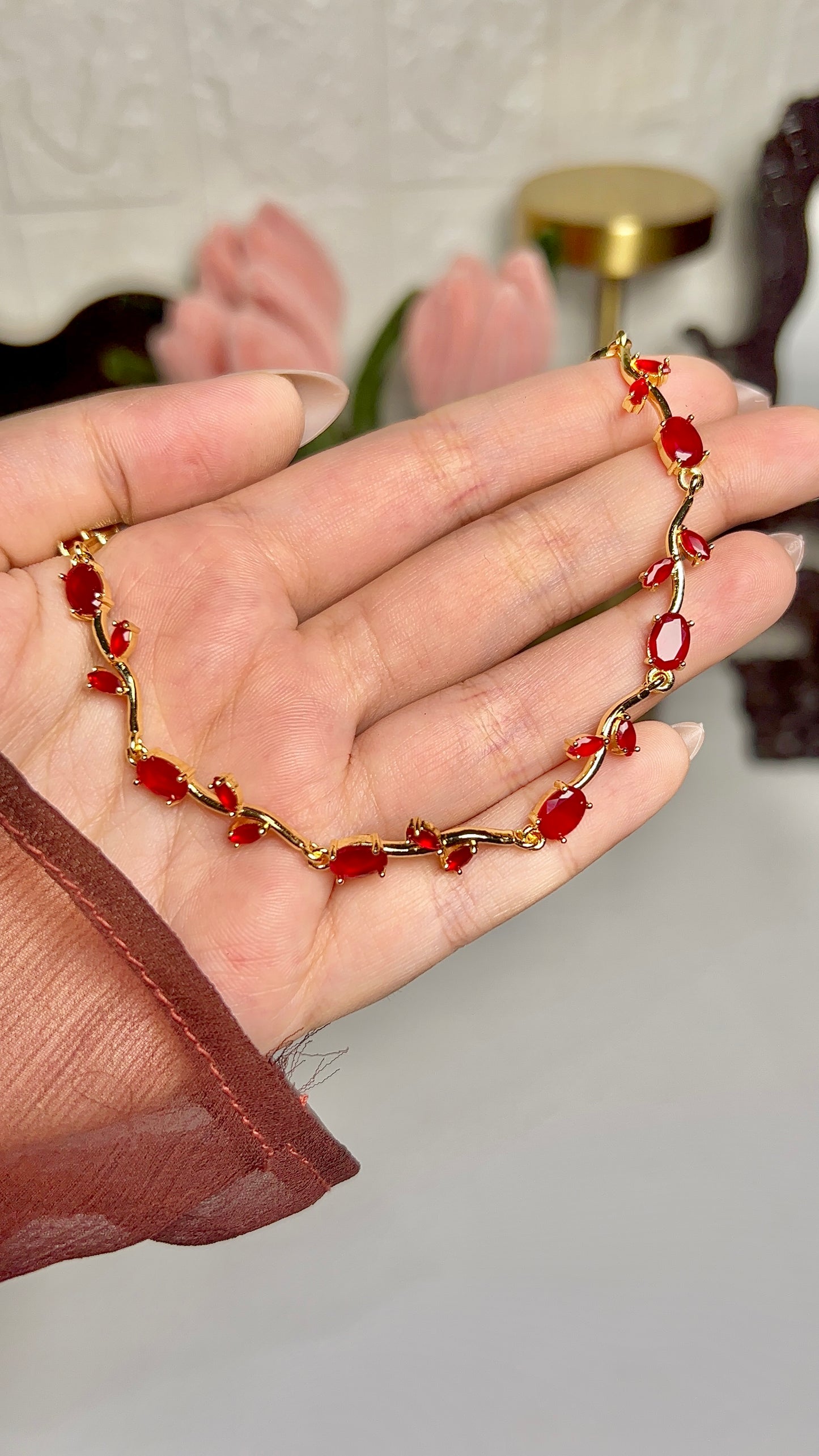 Red tulip bracelet