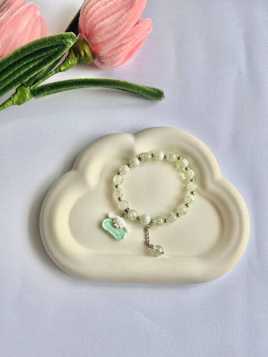 Green cinnamon roll bracelet