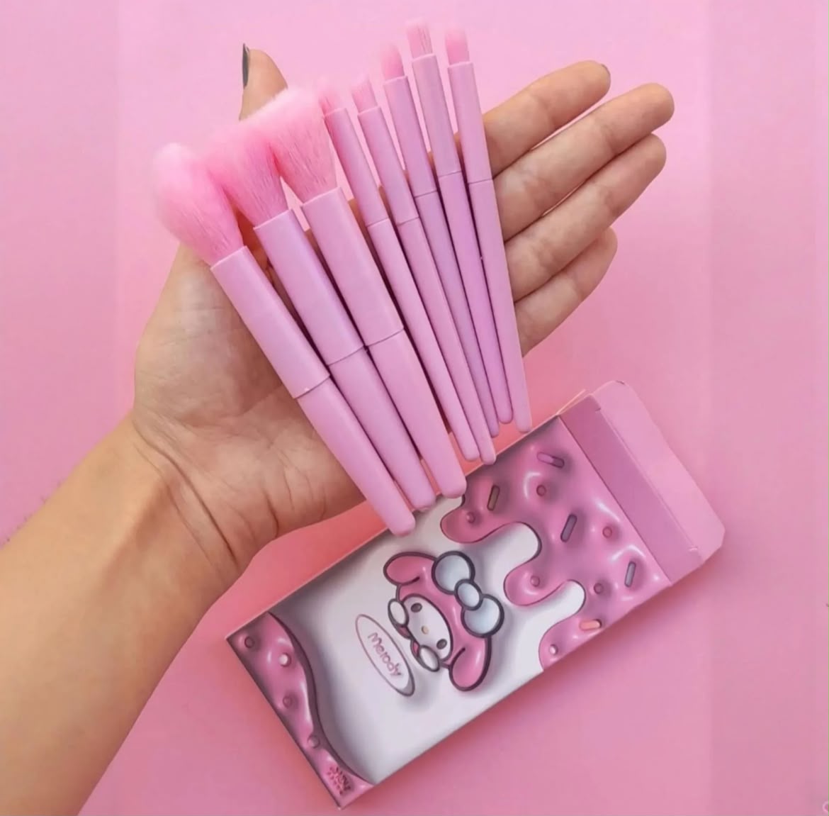 Cute makeup brushes set random color