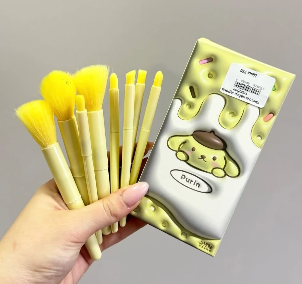 Cute makeup brushes set random color