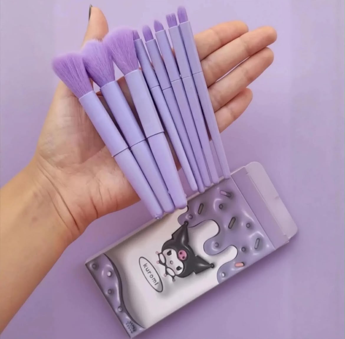 Cute makeup brushes set random color
